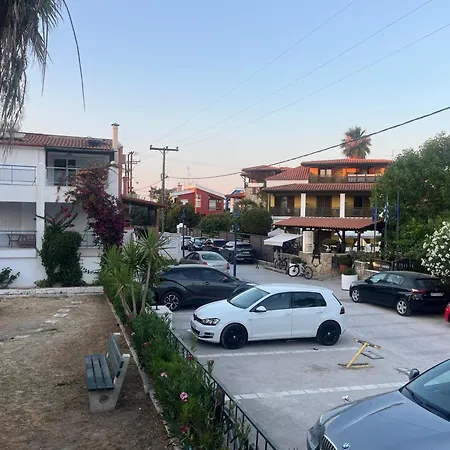 Pefkoxori Maisonette 250m From The Sea With Garden And Parking Апартаменты Пефкохори